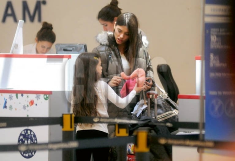 Eva de Dominci viajó junto a la hija de Joaquín Furriel a París para reencontrarse con el actor