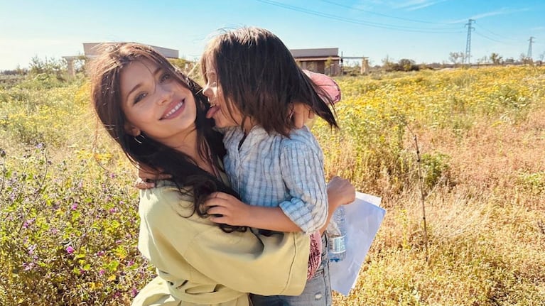 Eva de Dominici y su hijo Cairo (Foto: Instagram @dedominicieva)