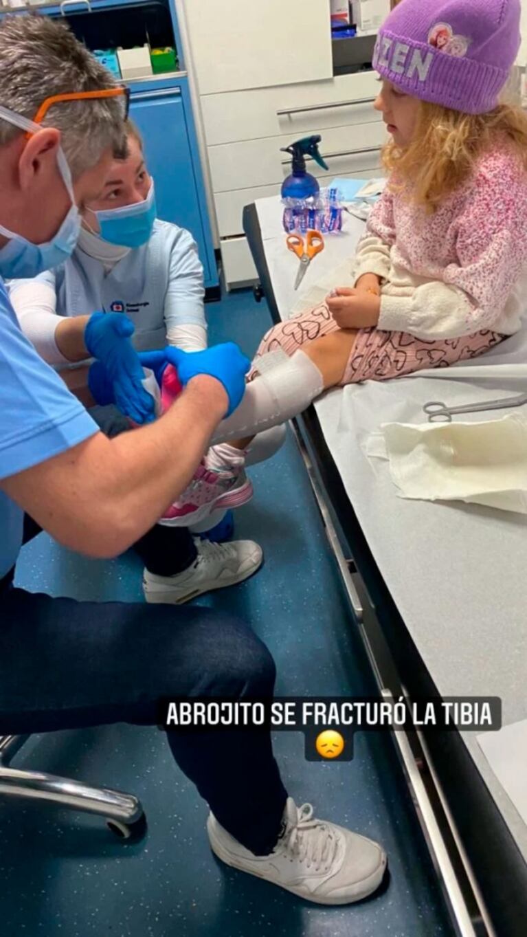 Evangelina Anderson, angustiada por el accidente doméstico que sufrió su hija Emma: "Se fracturó la tibia"