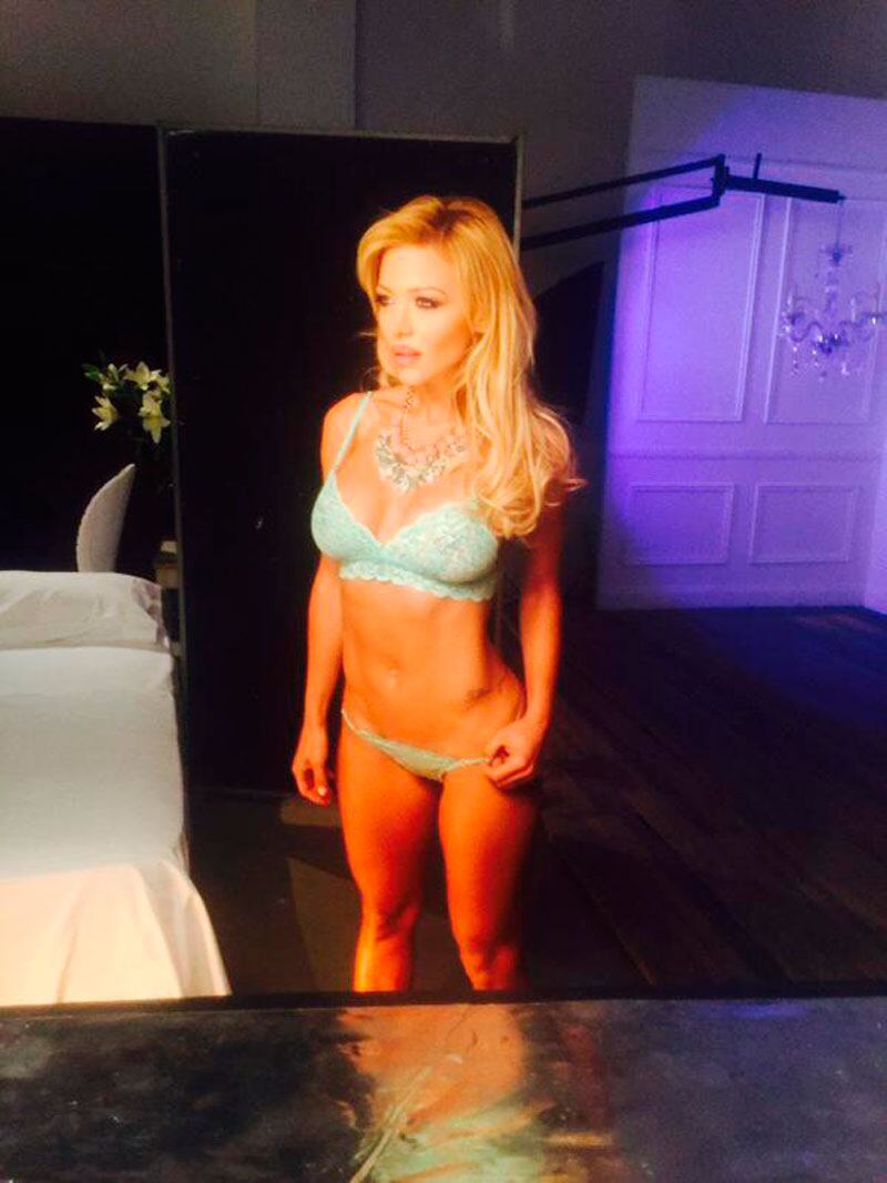 Evangelina Anderson, en una sesión de fotos muy sexy como imagen de una marca de ropa interior. Foto: Instagram
