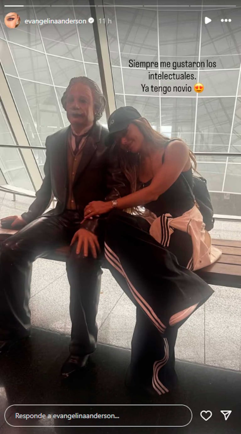 Evangelina Anderson y su "nuevo novio intelectual" (Foto: Instagram)