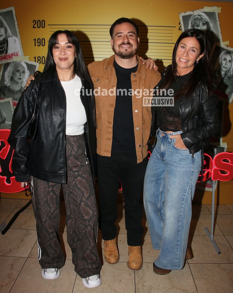 Evelyn Botto, Fede y Julieta Bal en el estreno de 8 Mujeres (Foto: Movilpress).