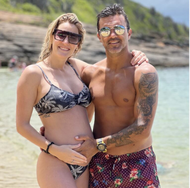 Fabián Cubero compartió la foto más linda tocando con ternura la pancita de embarazada de Mica Viciconte
