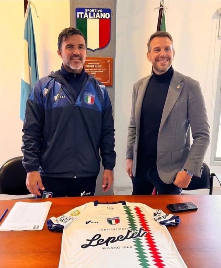 Fabián Cubero y Antonio Amerise, presidente de Sportivo Italiano