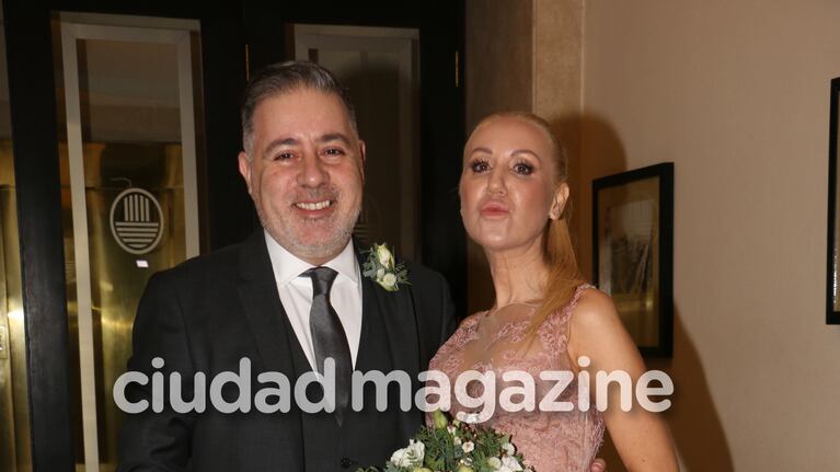 Fabián Doman y María Laura de Lillo firmaron su unión civil rodeados de sus seres queridos (Fotos: Movilpress).