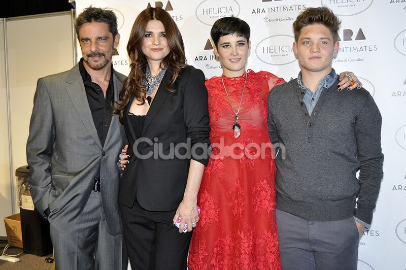 Fabián Mazzei, Araceli González, Florencia Torrente y Toto Suar en el Baam. (Foto: Jennifer Rubio / Ciudad.com)