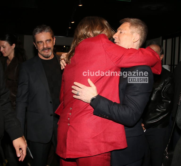 Fabián Mazzei, Araceli González y Adrián Suar en el estreno de Con la Nuestra (Foto: Movilpress).