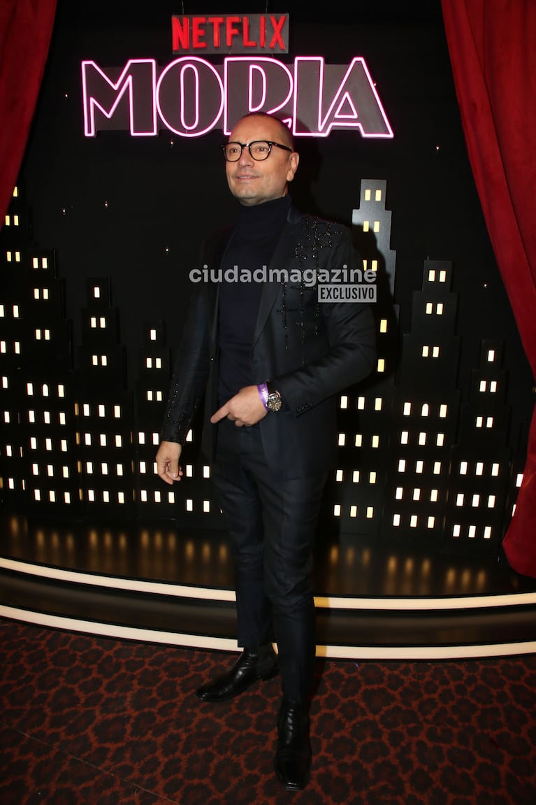 Fabián Medina Flores en el estreno de la serie de Moria Casán (Foto: Movilpress).