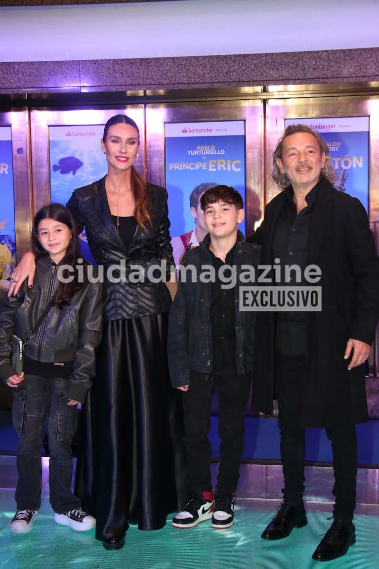 Fabián Vena, Paula Morales y familia (Foto: Movilpress)