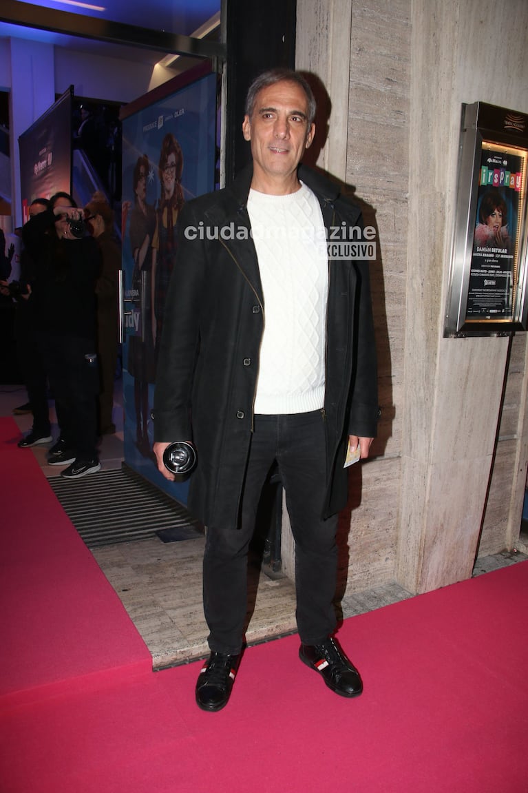 Fabio Aste fue a ver el musical Hairspray (Foto: Movilpress).