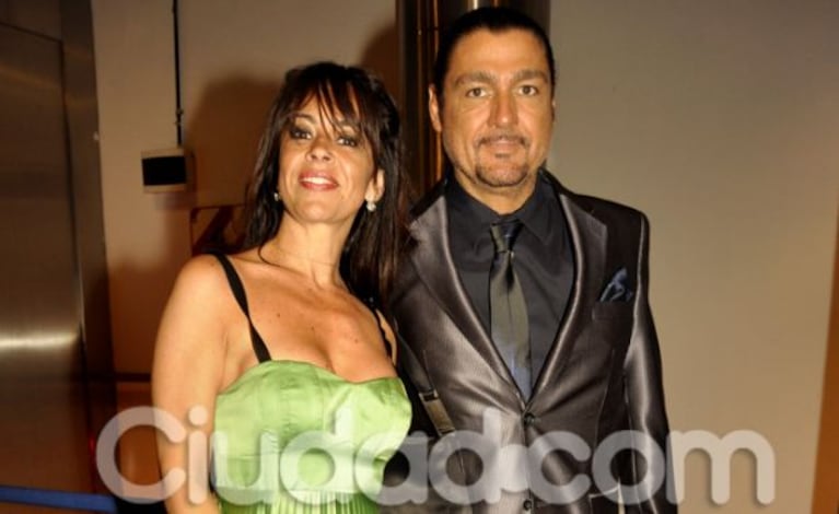 Fabio Cuggini eligió un traje brilloso para la gala  (Foto: Jennifer Rubio). 