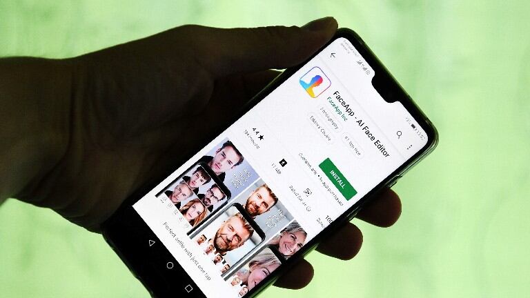 FaceApp extiende los filtros de edad a la edición de video. Foto: AFP.