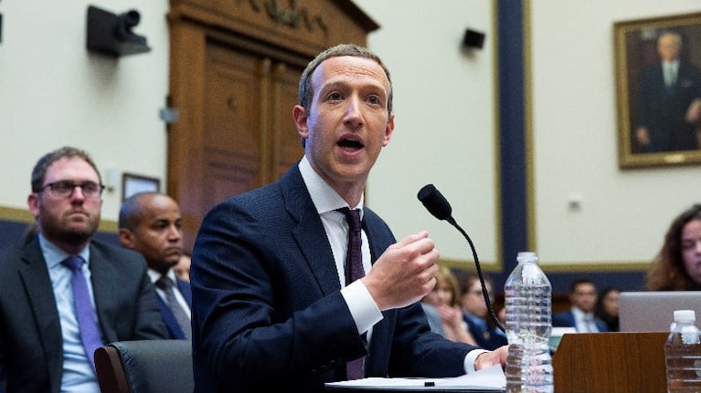 Facebook anuncia bloqueo indefinido de la cuenta de Trump. Foto: EFE.