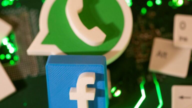 Facebook busca analizar los mensajes de WhatsApp sin retirar su encriptación para segmentar la publicidad . Foto: Reuter.