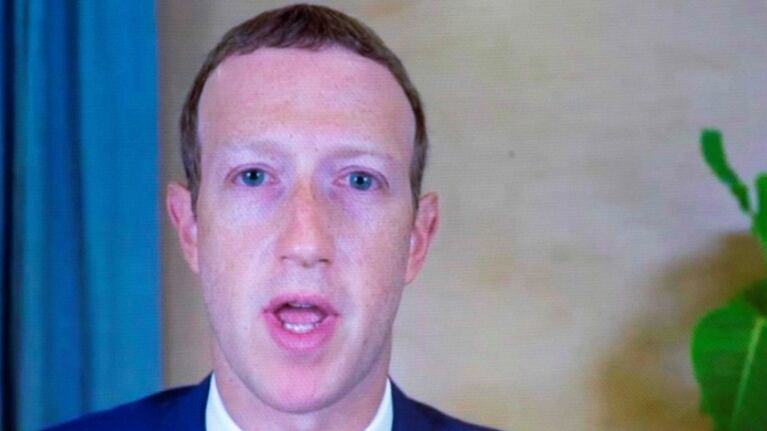 Facebook dejará de recomendar Grupos nuevos o sobre política en todo el mundo. Foto: AFP.