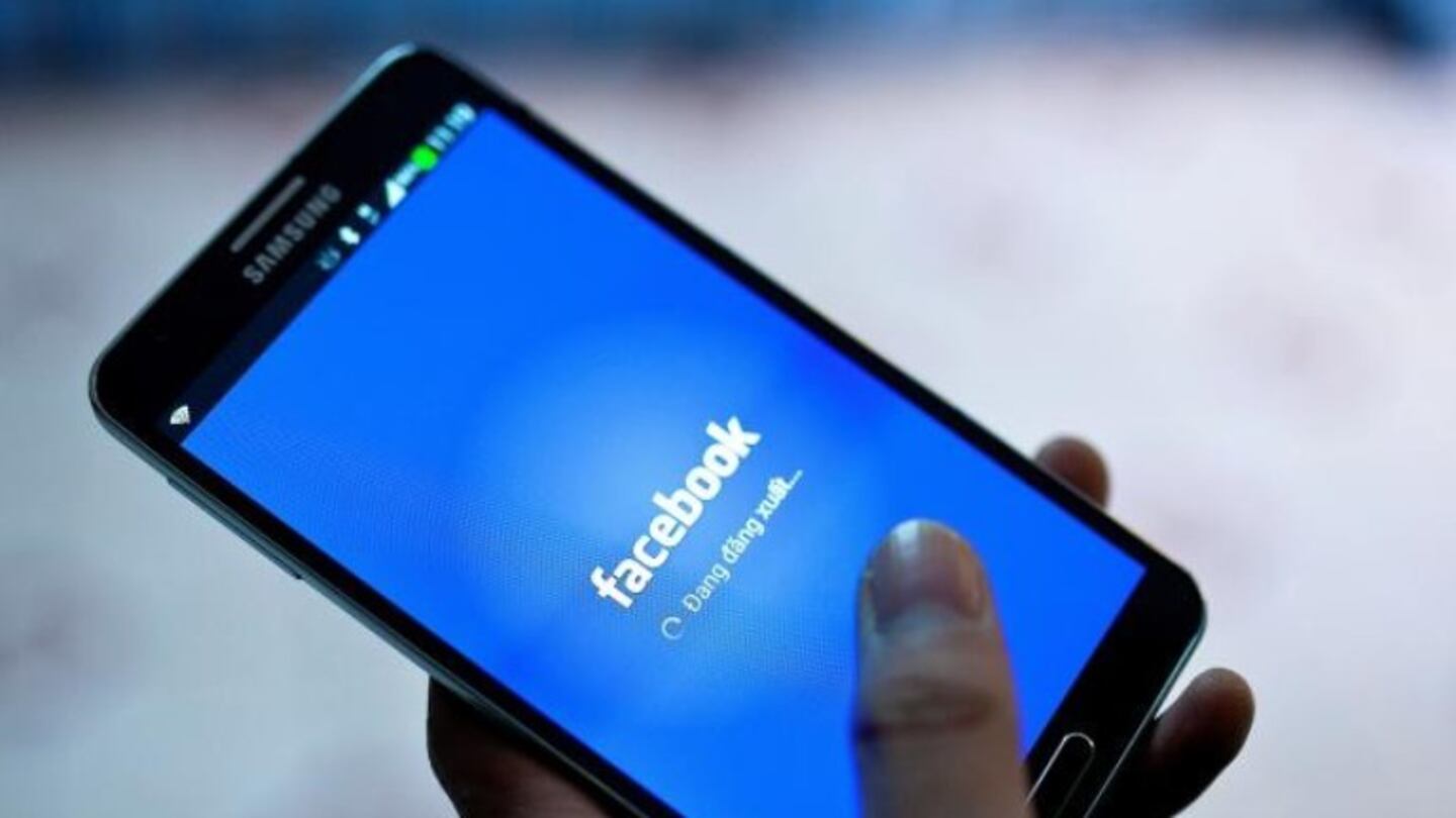 Facebook eliminará más afirmaciones falsas sobre el Covid-19 y sus vacunas. Foto:EP. 