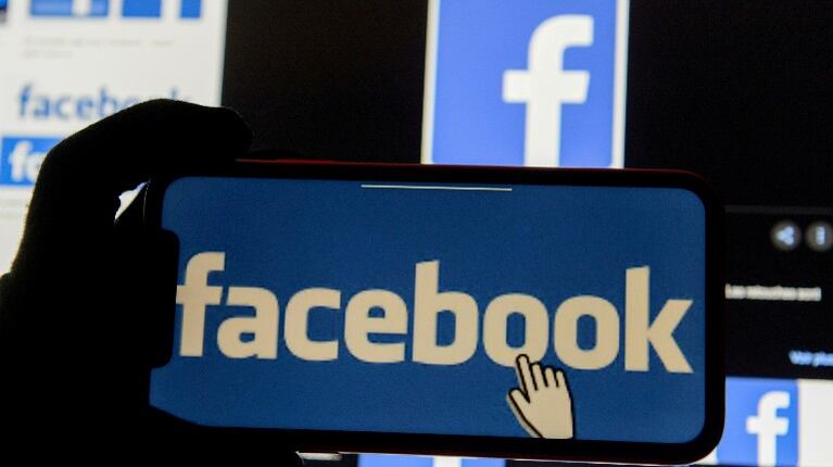 Facebook explica cómo emplea sus herramientas para conocer qué es lo que más se ve en su red social. Foto: Reuter.