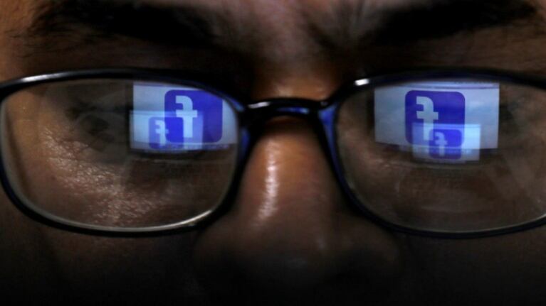 Facebook extiende a España sus pruebas para reducir el contenido político que muestra. Foto: Reuter. 