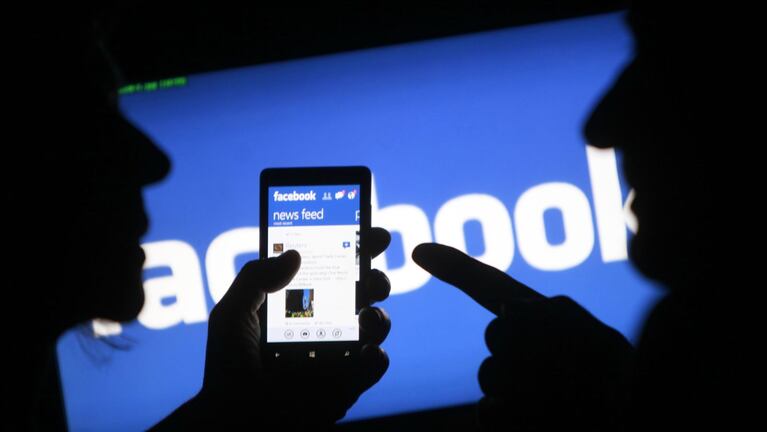 Facebook intenta volver a sus orígenes