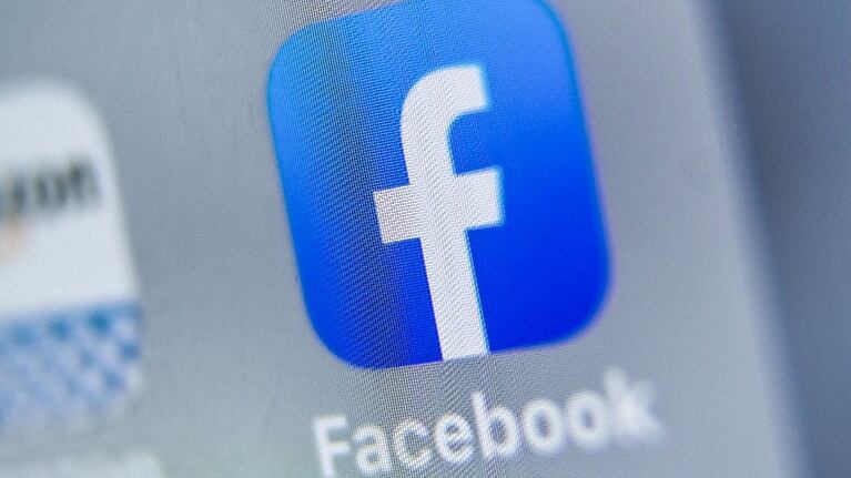 Facebook intentará convencer a los usuarios para que se dejen "seguir" online. Foto: AFP.
