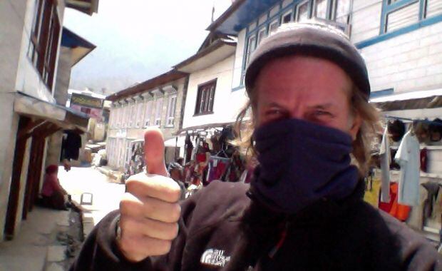 Facundo Arana se enfermó, pero sigue camino al Everest. (Foto: Twitter Facundo Arana)