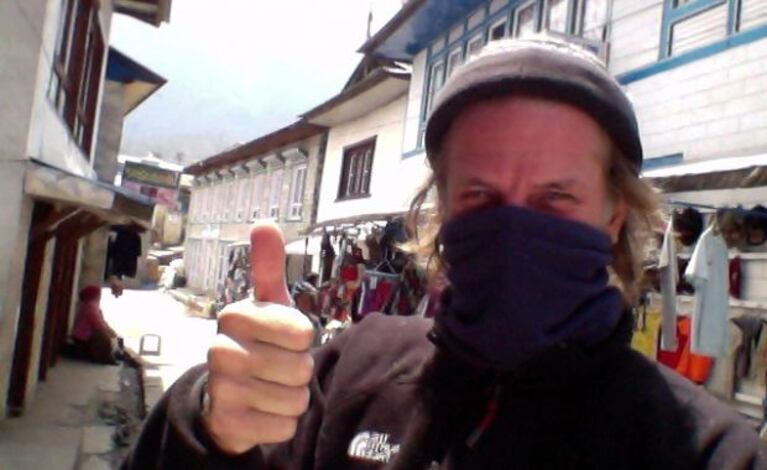 Facundo Arana se enfermó, pero sigue camino al Everest. (Foto: Twitter Facundo Arana)