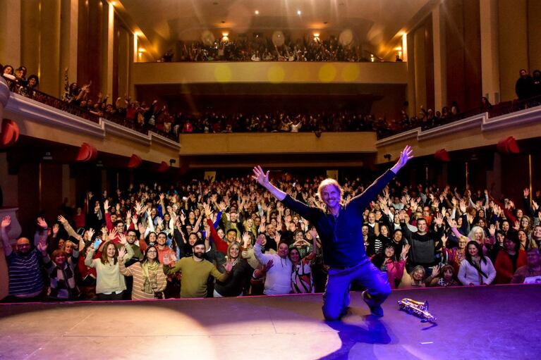 Facundo Arana vuelve a presentar En el Aire en Argentina