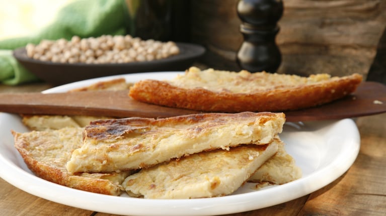 Fainá con provolone: receta fácil, paso a paso