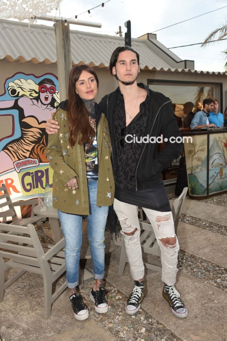Familiares y amigos en el evento de la marca de Micaela Tinelli en Punta del Este: ¿qué significa el mural que pintó Cande? 