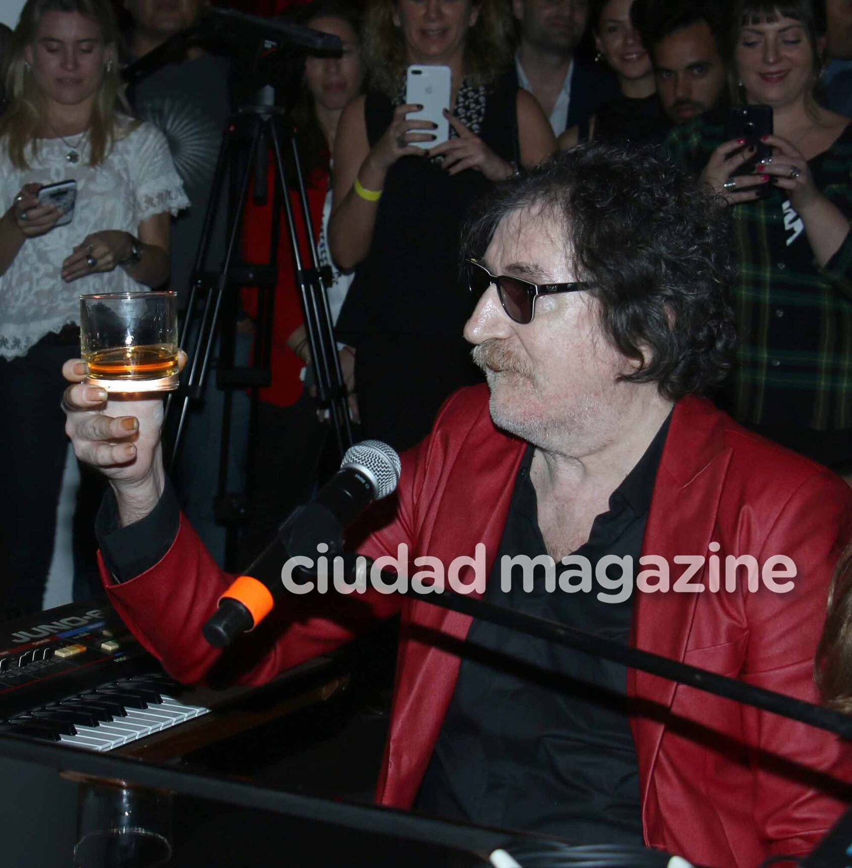 Famosos en la presentación del documental sobre la vida de Charly García. (Foto: Movilpress)