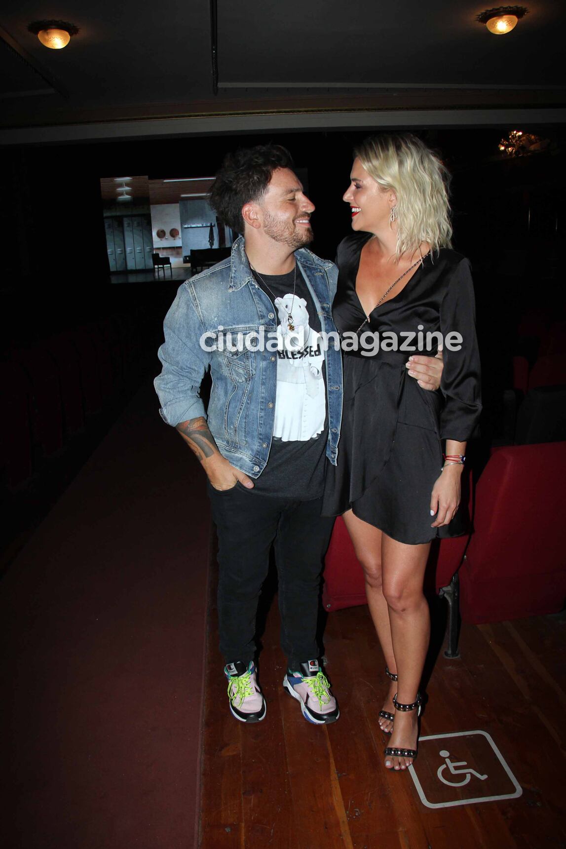 Fede Bal estrenó su obra y Sofía Aldrey lo acompañó (Fotos: Movilpress). 