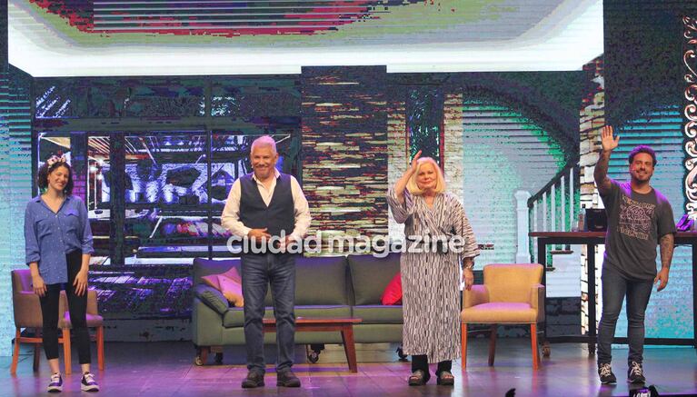 Fede Bal estrenó su obra y Sofía Aldrey lo acompañó (Fotos: Movilpress). 