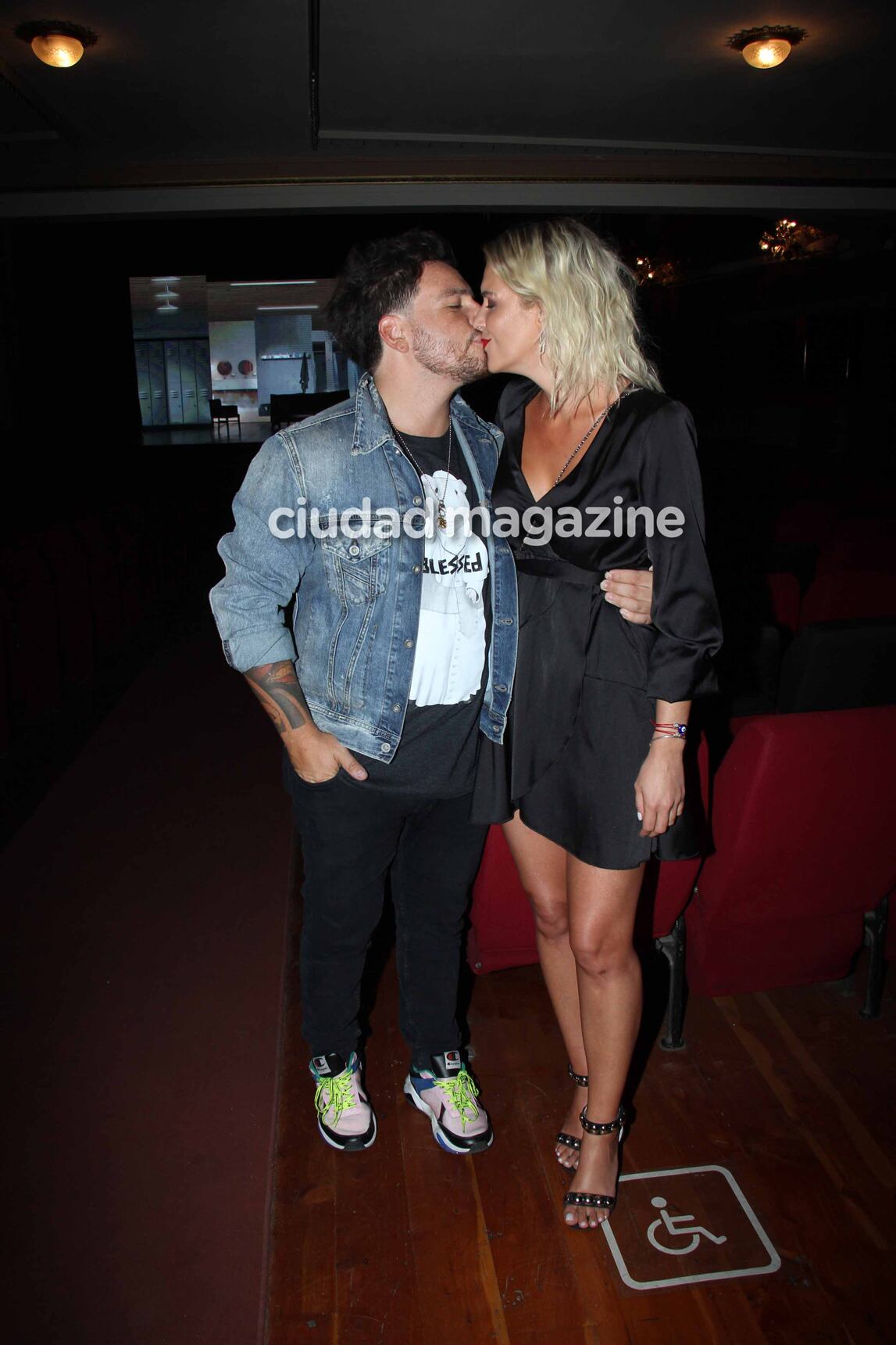 Fede Bal estrenó su obra y Sofía Aldrey lo acompañó (Fotos: Movilpress). 