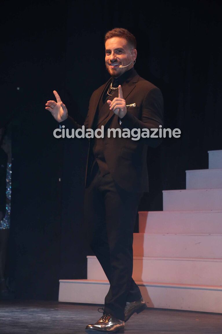 Fede Bal, mimoso con Bianca Iovenitti en el reestreno de Nuevamente Juntos. (Foto: Movilpress)