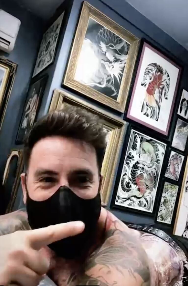 Fede Bal mostró su nuevo e inmenso tatuaje, que va desde la nuca hasta su cola