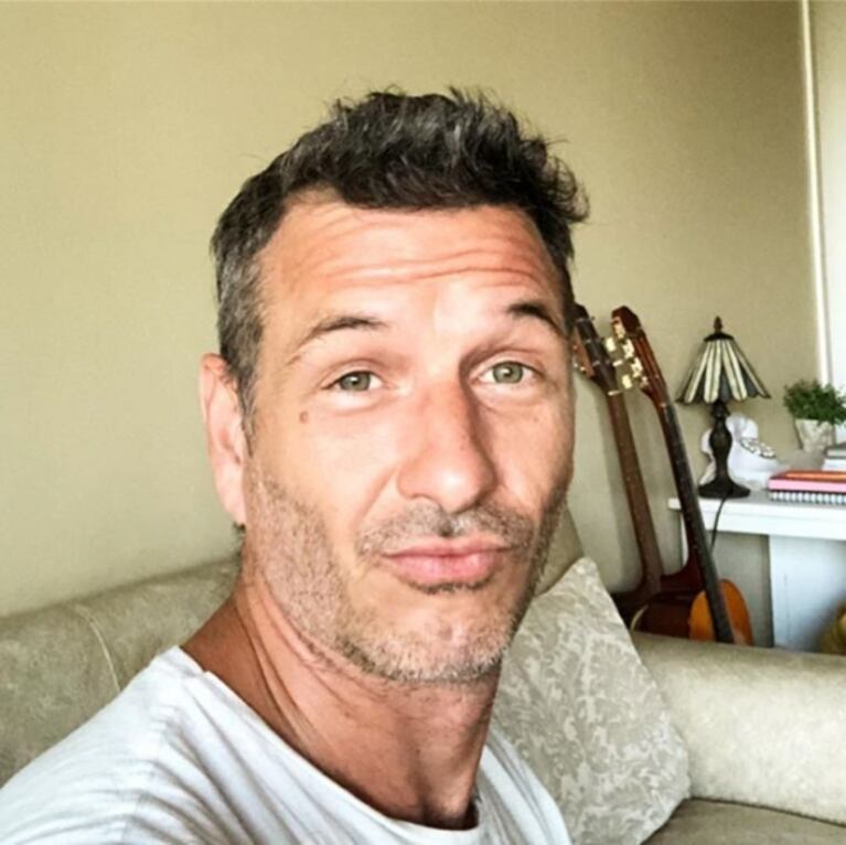 Federico Amador se autocortó el pelo y lució orgulloso el resultado final: "Creo que algo zafa"