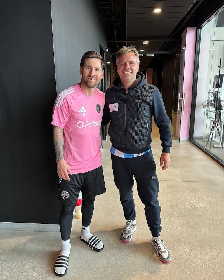 Federico Levrino con Lionel Messi. Foto: Instagram @fedelevrino