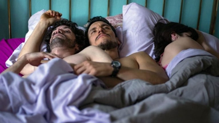 Felices los 6, la serie argentina protagonizada por Nicolás Furtado y Delfina Chaves que utiliza la comedia romántica para explorar el poliamor.