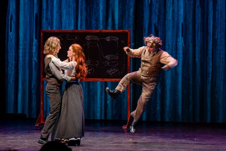 Felipe Bou Abdo, Minerva Casero y Pichu Straneo en Anastasia.