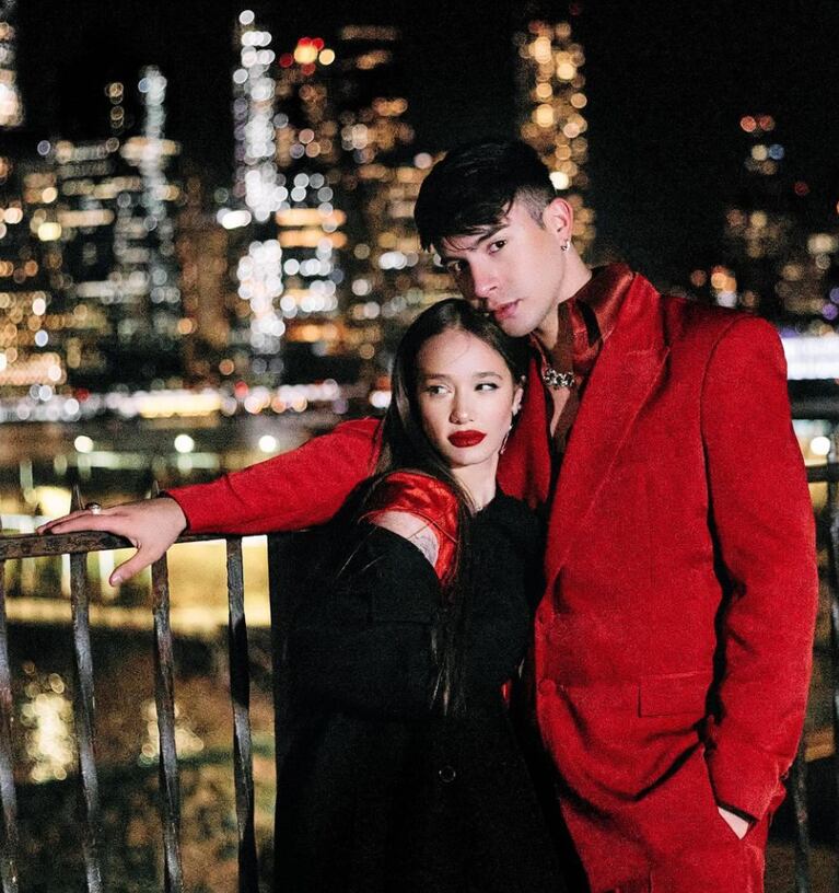 Felizmente de novios, así se muestran Ángela Torres y Rusherking en Instagram.