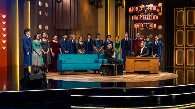 Fer Dente, Mario Pergolini, su hija Valentina y el elenco de Despertar de Primavera en Otro Día Perdido (Foto: Prensa).