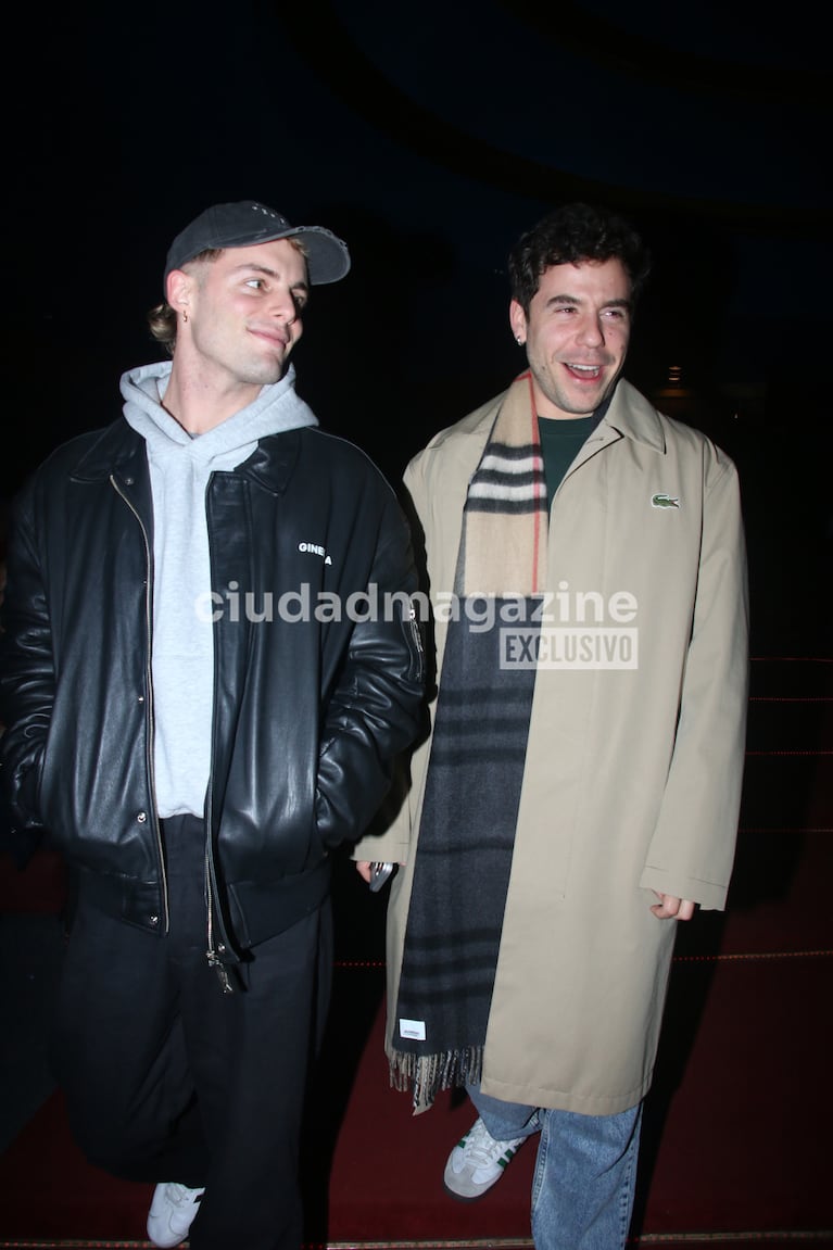 Fer Dente y Pablo Turturiello, protagonista de Rent y su nueva pareja. Foto: Movilpress