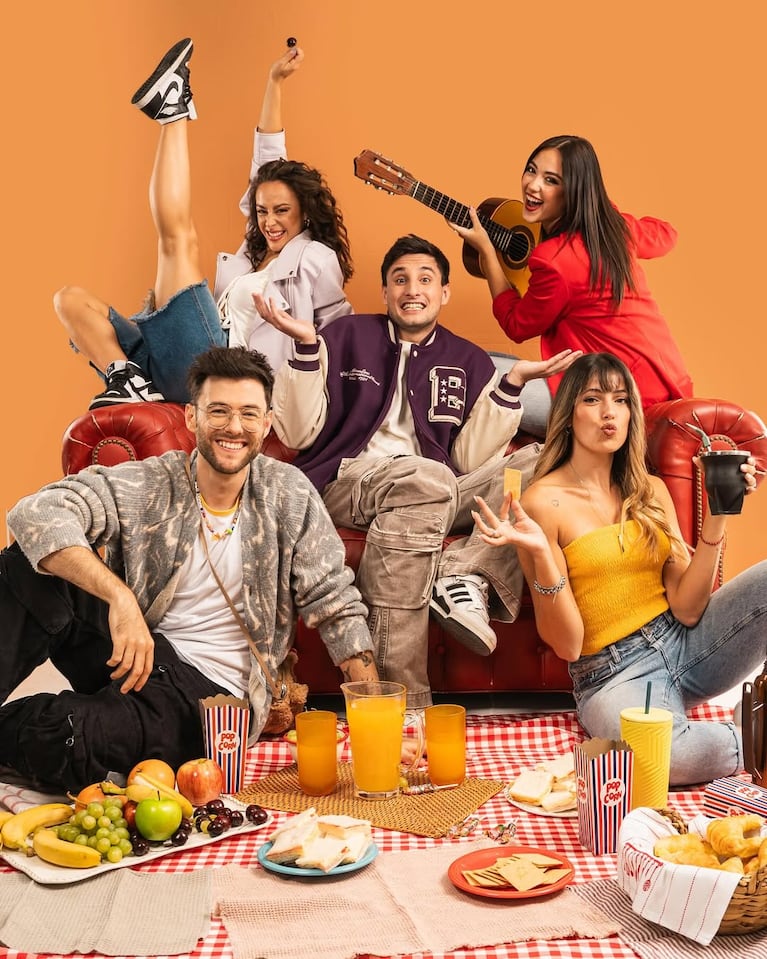 Ferbo con sus compañeros de Viernes 13. (Foto: @@vierneseltrece)