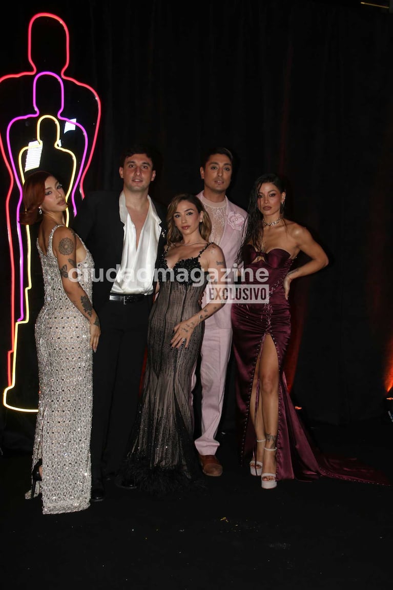 Ferbo y el staff de Se Fue Larga (Luzu TV) (Foto: Movilpress)