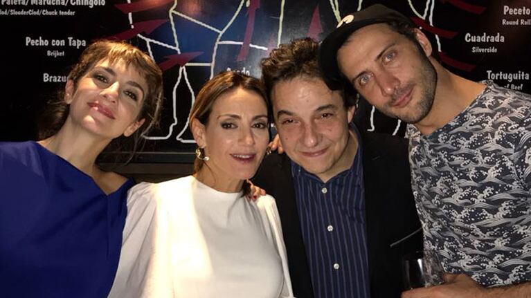 Fernán Mirás, Eleonora Wexler, Luciano Cáceres y Julieta Zylberberg festejaron el éxito de Dos más dos