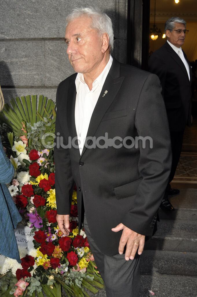 Fernando Bravo en el último adiós a Alfredo Alcón. (Foto: Jennifer Rubio - Ciudad.com)
