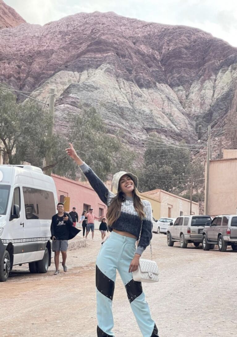 Fernando Burlando tuvo un gesto romántico para Barby Franco en el Cerro de los Siete Colores