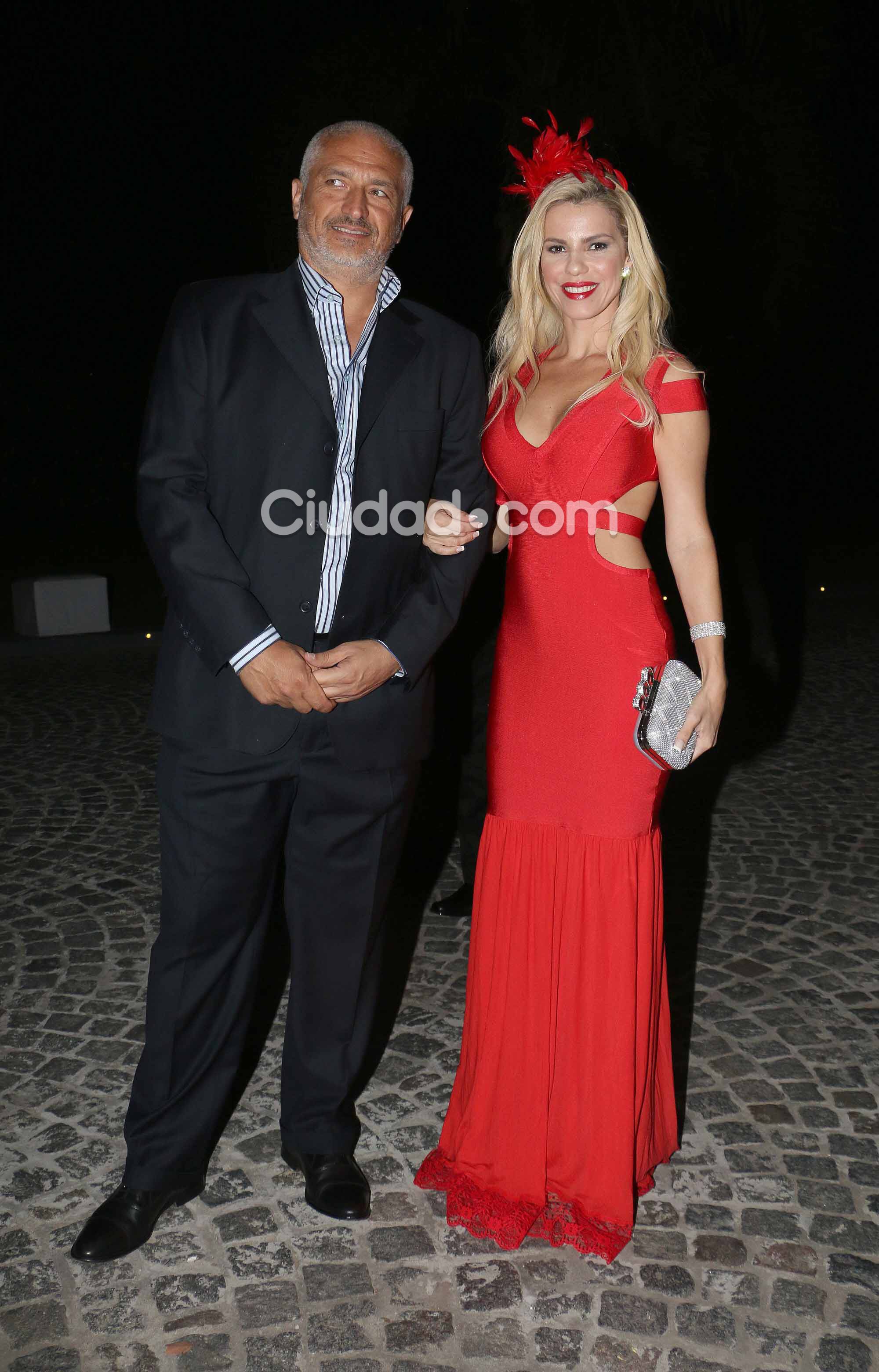 Fernando Expósito y Lola Bezerra en la boda de Tamara Alves y Patricio Toranzo. (Foto: Movilpress - Ciudad.com)