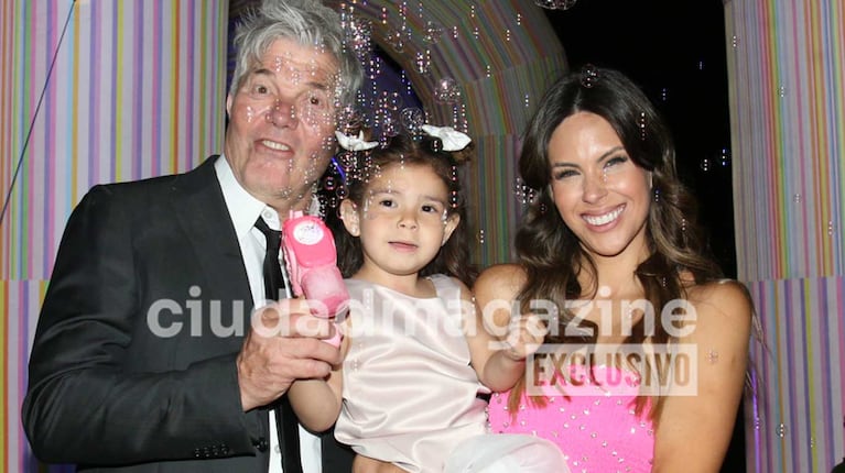 Fernando y Sarah Burlando y Barby Franco (Foto: Movilpress)