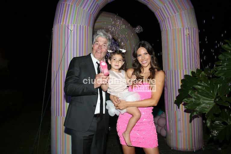 Fernando y Sarah Burlando y Barby Franco (Foto: Movilpress)